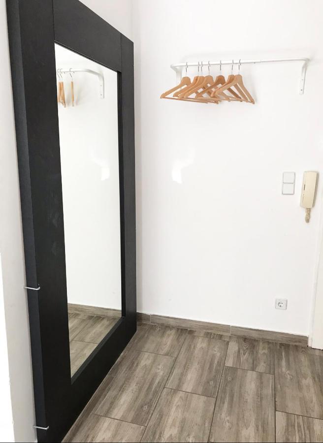 Designer Central Apartment With Terrace & Free Parking Berlim Exterior foto